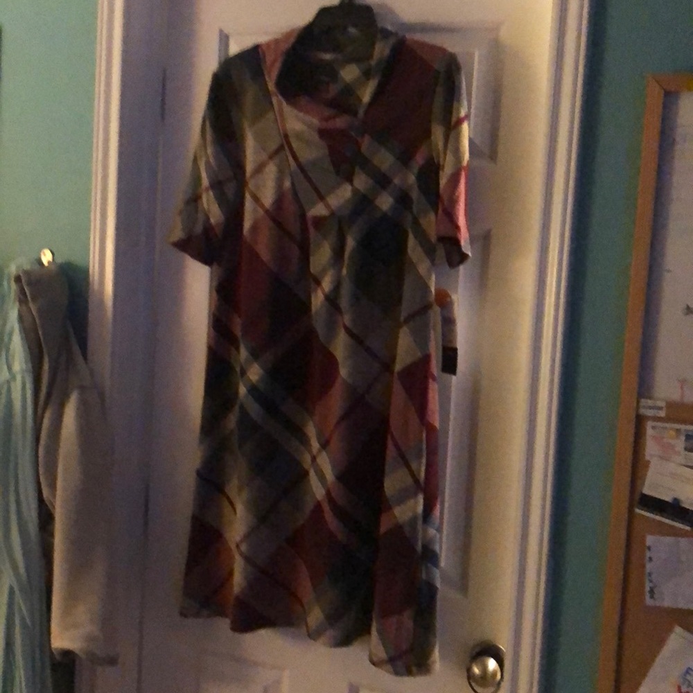 R&k original short sleeve button neck plaid shift